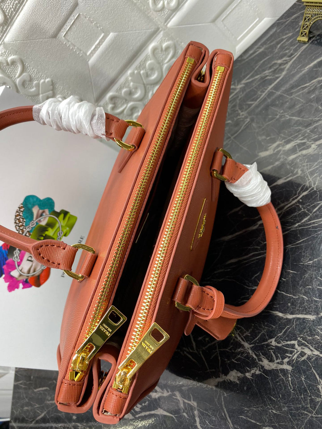 PRA GALLERIA 32 BAG IN BRONZE ORANGE SAFFIANO LEATHER