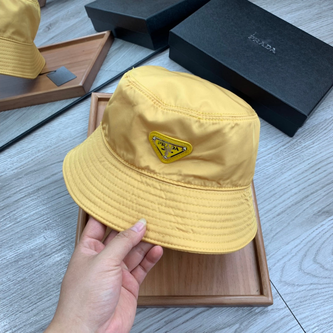 BUCKET HAT IN GOLDEN YELLOW RE-NYLON 234109