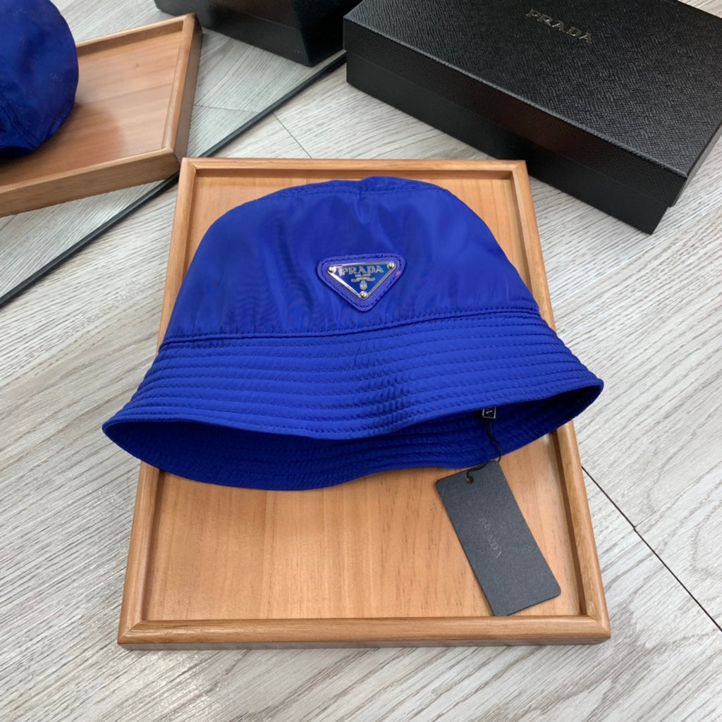 BUCKET HAT IN AZURE BLUE RE-NYLON 234099