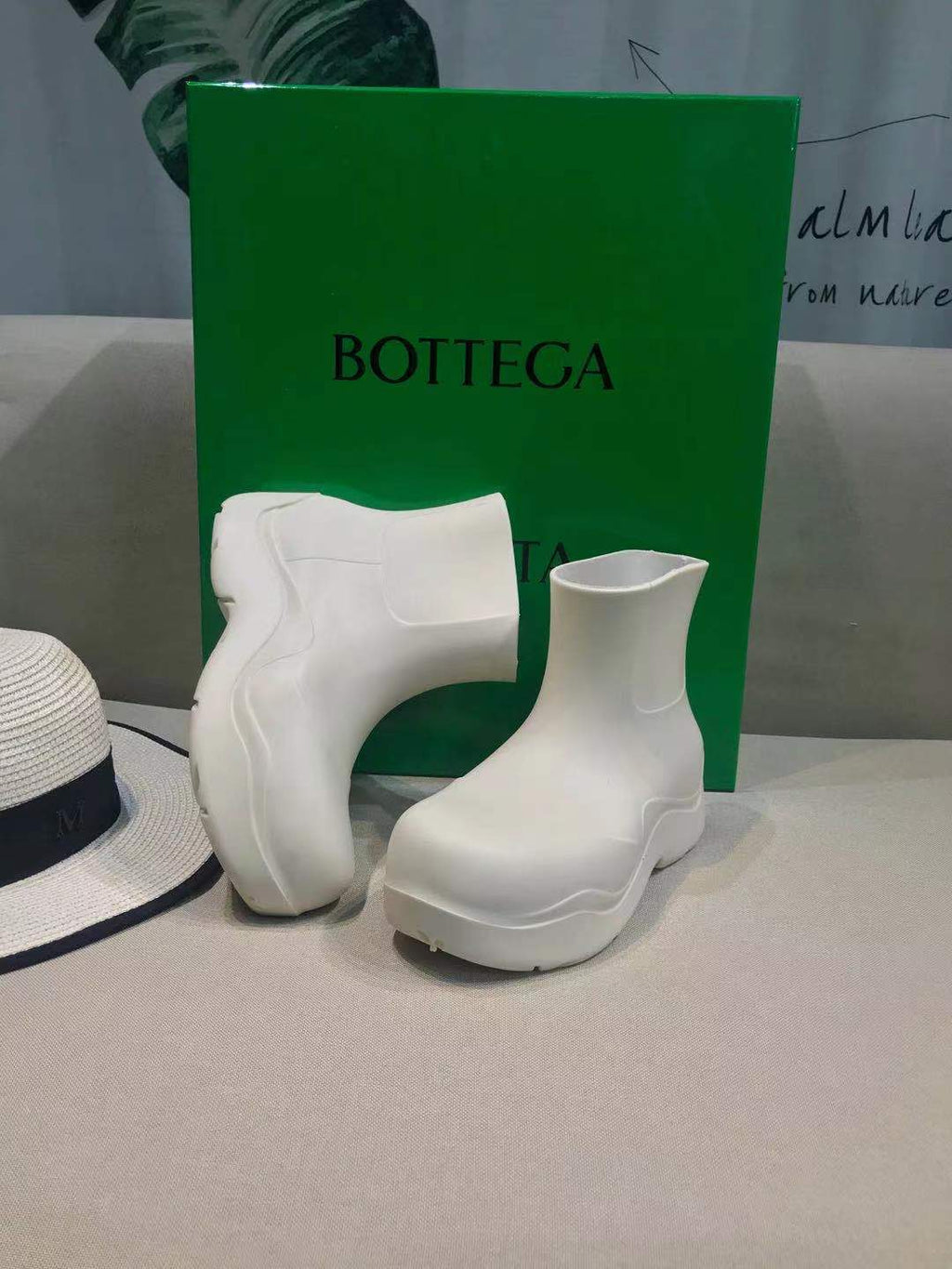 PUDDLE ANKLE BOOT IN WHITE RUBBER