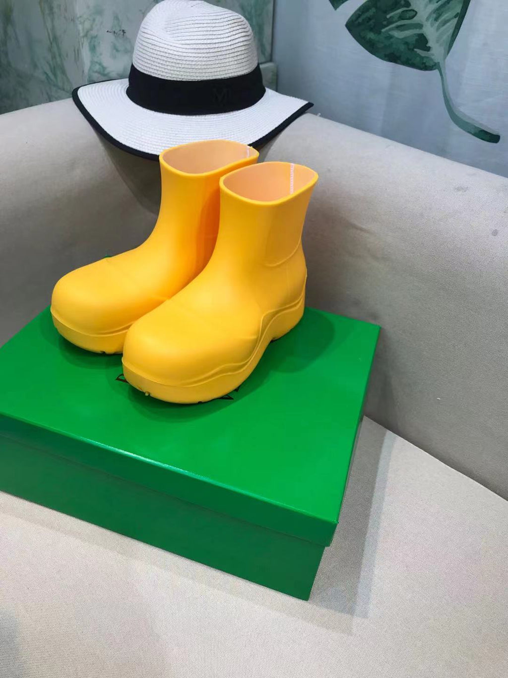 PUDDLE ANKLE BOOT IN BRIGHT YELLOW RUBBER