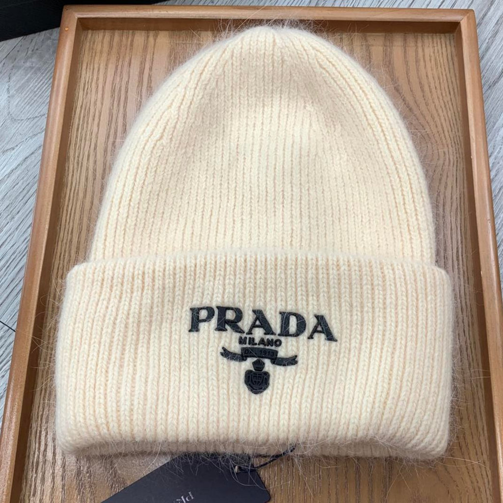 BEANIE HAT IN BEIGE CREAM WOOL 108745