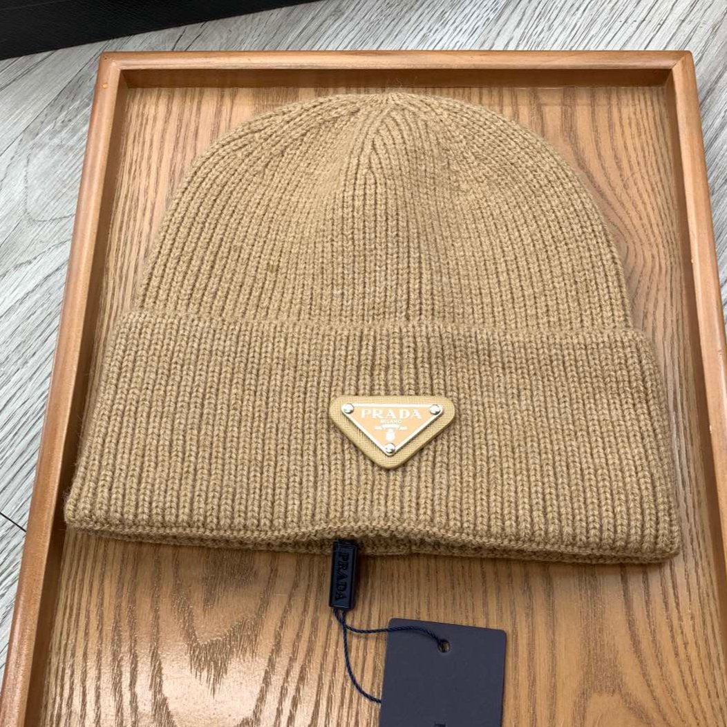 BEANIIE HAT IN CAMEL BROWN WOOL 335038
