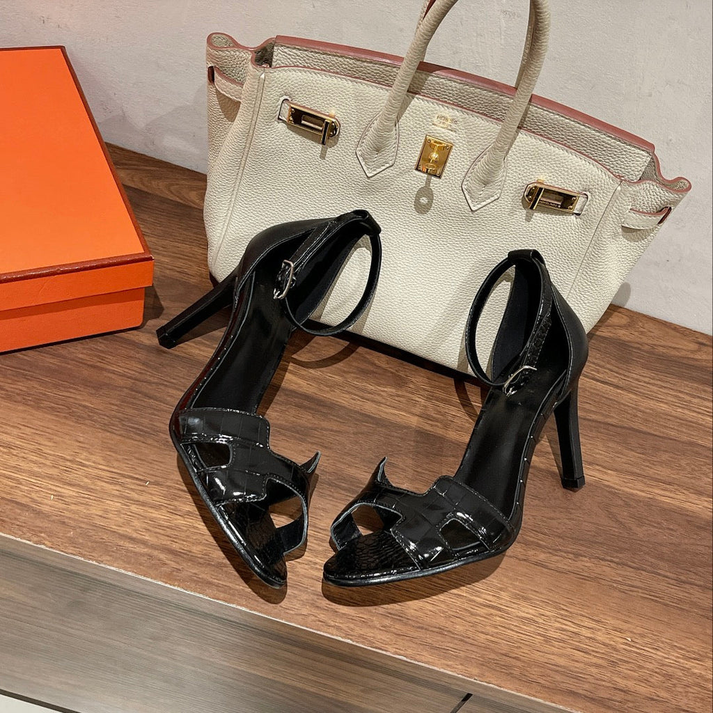 PREMIERE 105 SANDAL IN BLACK PATENT CALFSKIN