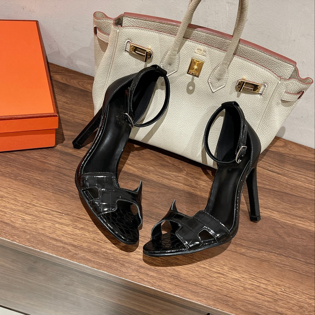 PREMIERE 115 SANDAL IN BLACK PATENT CALFSKIN