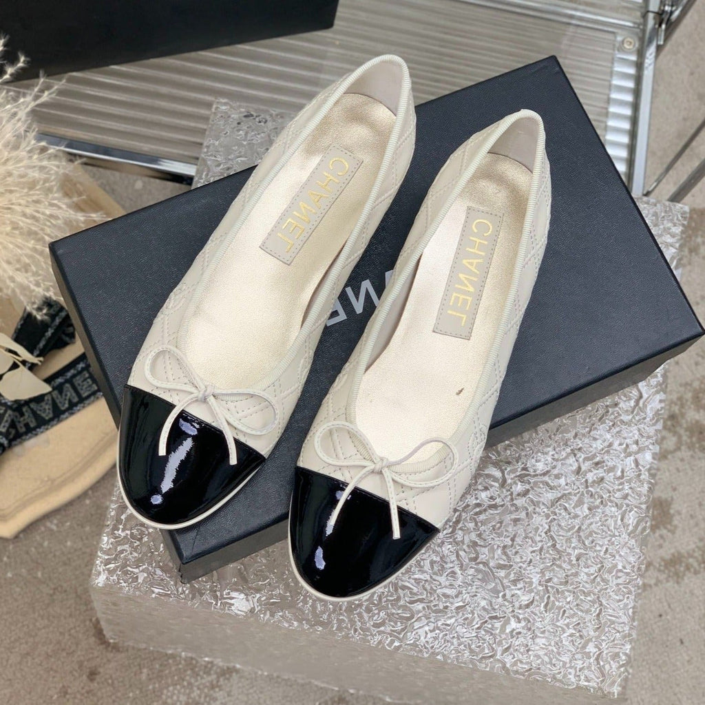BALLET FLAT GLOSSY BLACK MIX IVORY LAMBSKIN