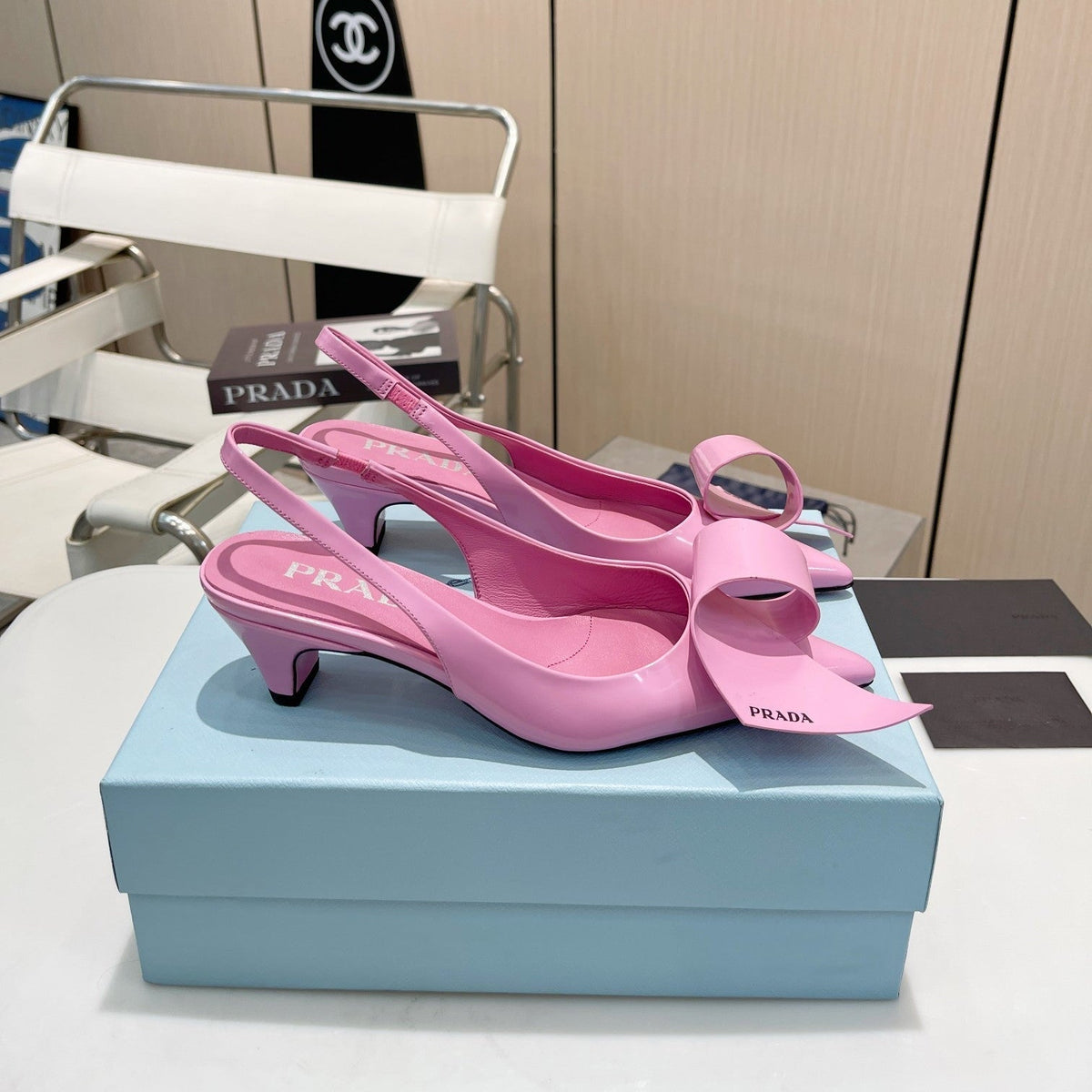 POINTED TOE SLINGBACK KITTEN HEEL WITH BOW IN PINK GLOSSY LAMBSKIN