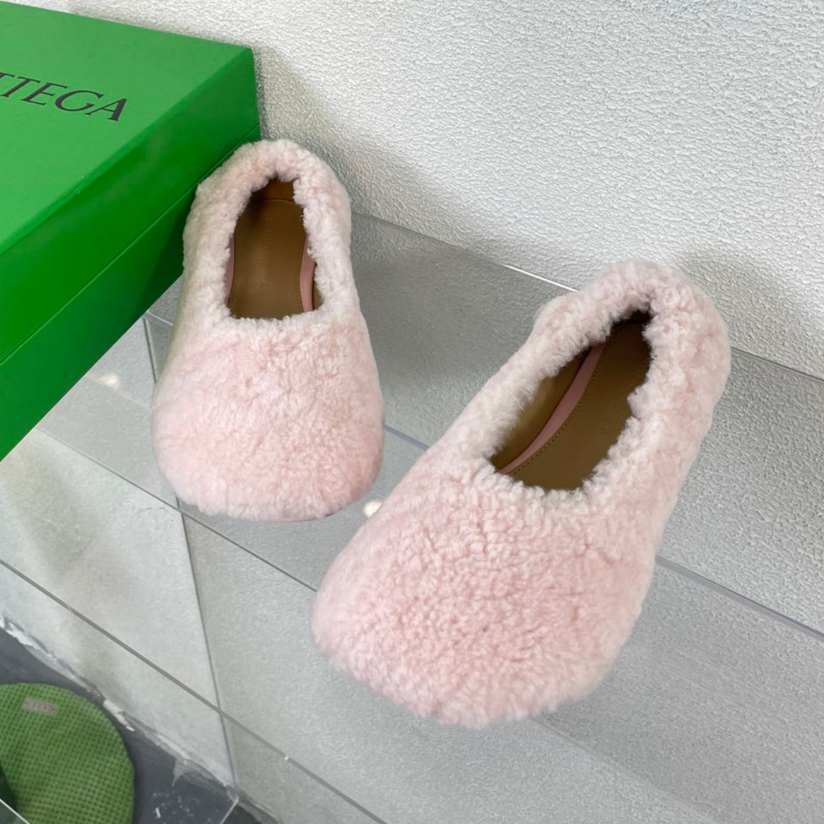 ATOMIC SHEARLING BALLERINA FLATS LIGHT PINK