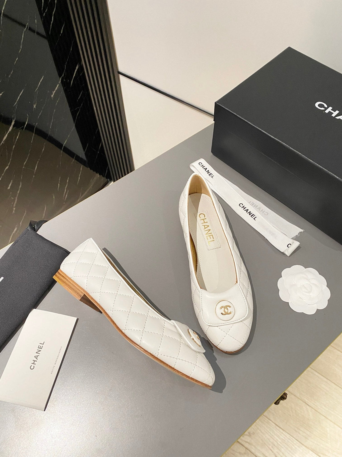 BALLET FLAT WHITE LAMBSKIN