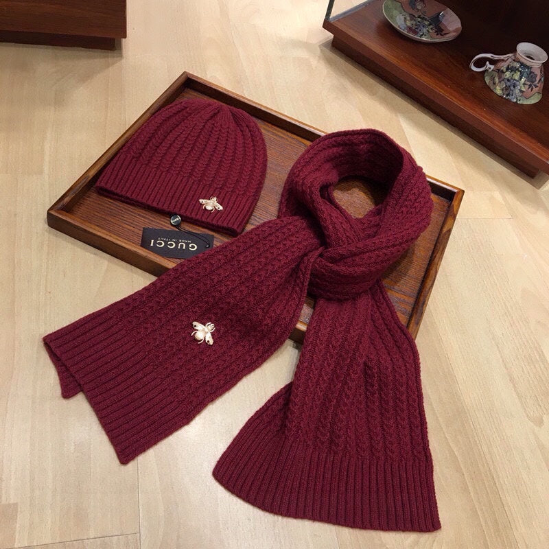 SET SCARF AND HAT IN JAM RED WOOL 945022