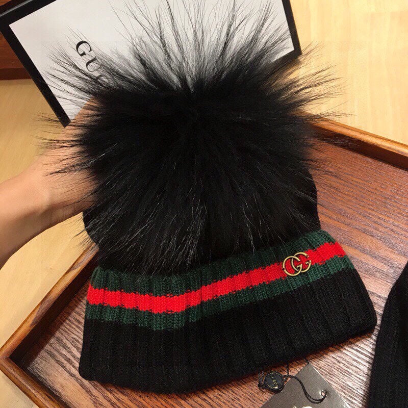 SET SCARF AND HAT IN BLACK WOOL AND CASHMERE 945027