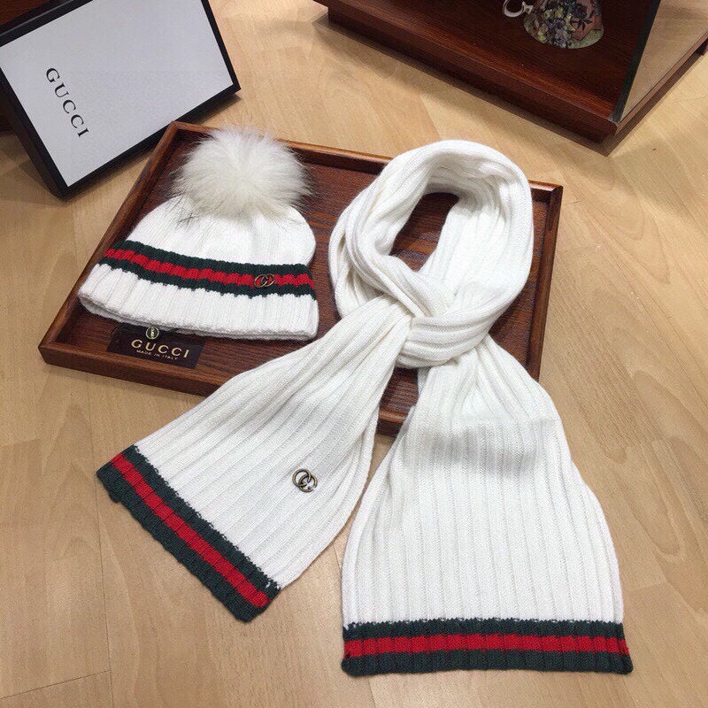 SET SCARF AND HAT IN WHITE WOOL AND CASHMERE 945028