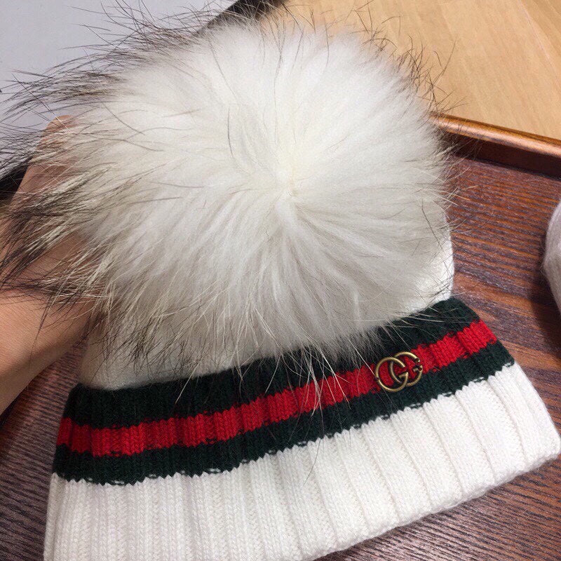 SET SCARF AND HAT IN WHITE WOOL AND CASHMERE 945028