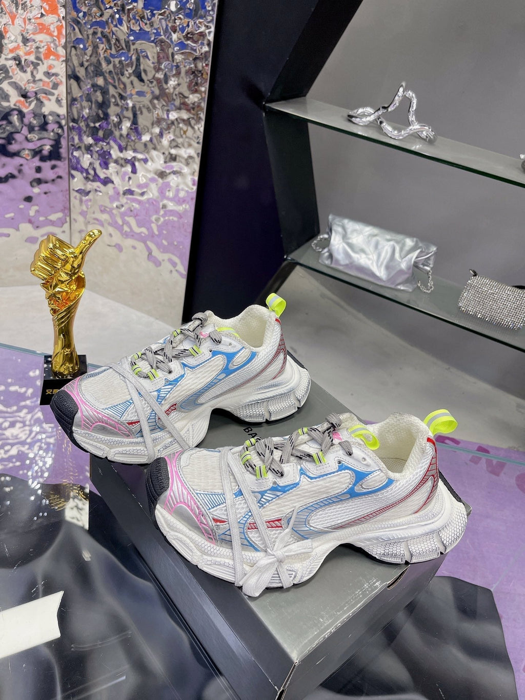 3XL SNEAKER IN WHITE PINK GRAY BLUE MESH AND POLYURETHANE