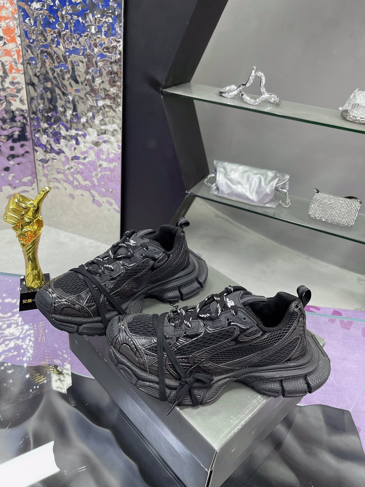 3XL SNEAKER IN BLACK MESH AND POLYURETHANE