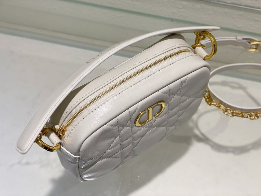 CARO BOX BAG 19 IN WHITE QUILTED MACROCANNAGE CALFSKIN