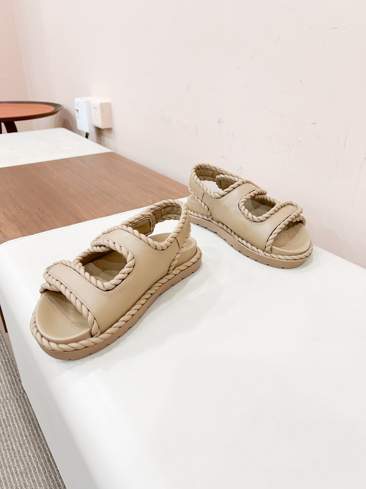 REFINED DAD SANDAL IN TUSCAN BEIGE LAMBSKIN