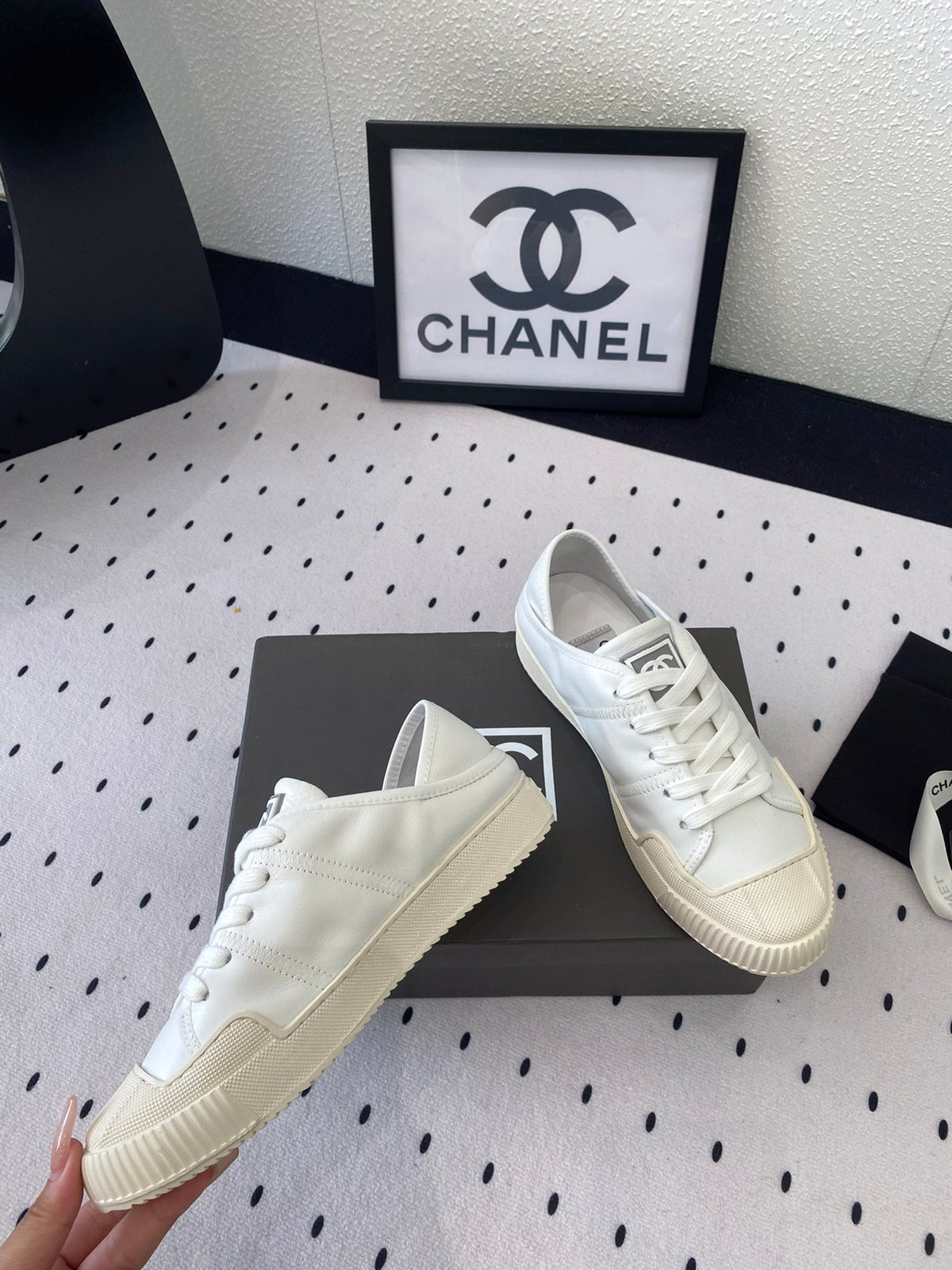 CASUAL SHOES IN WHITE LAMBSKIN