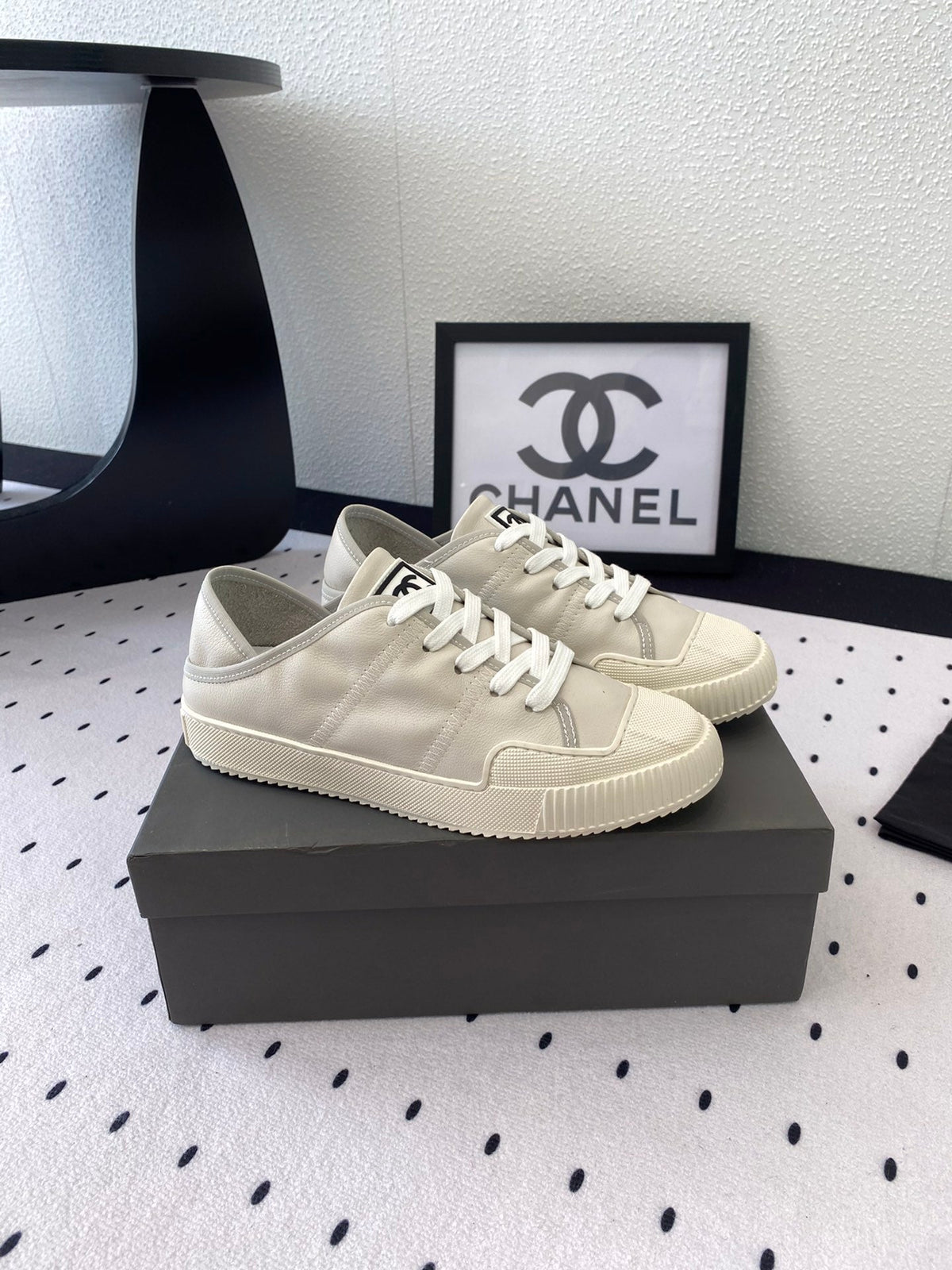 CASUAL SHOES IN GREY LAMBSKIN