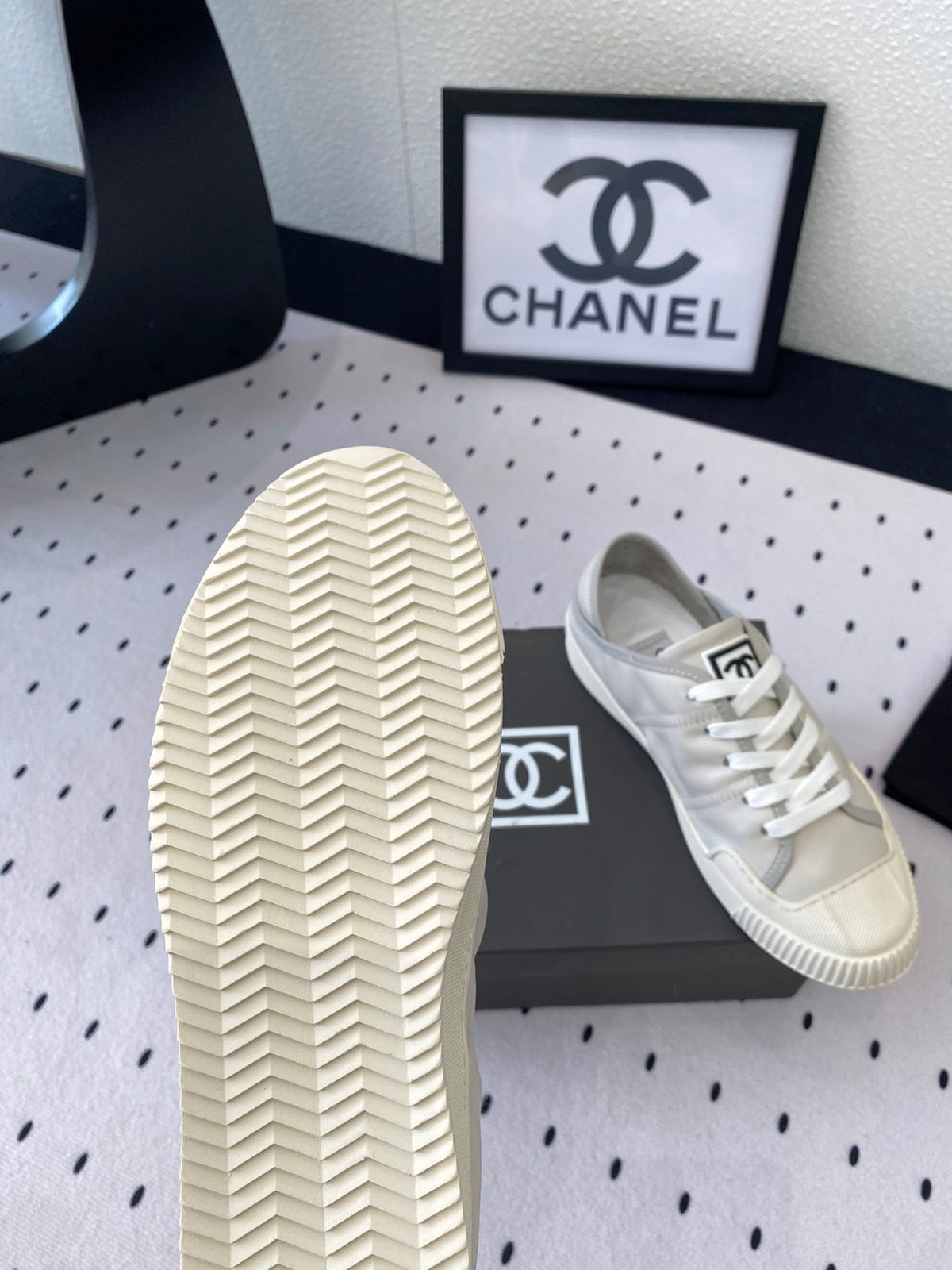 CASUAL SHOES IN GREY LAMBSKIN