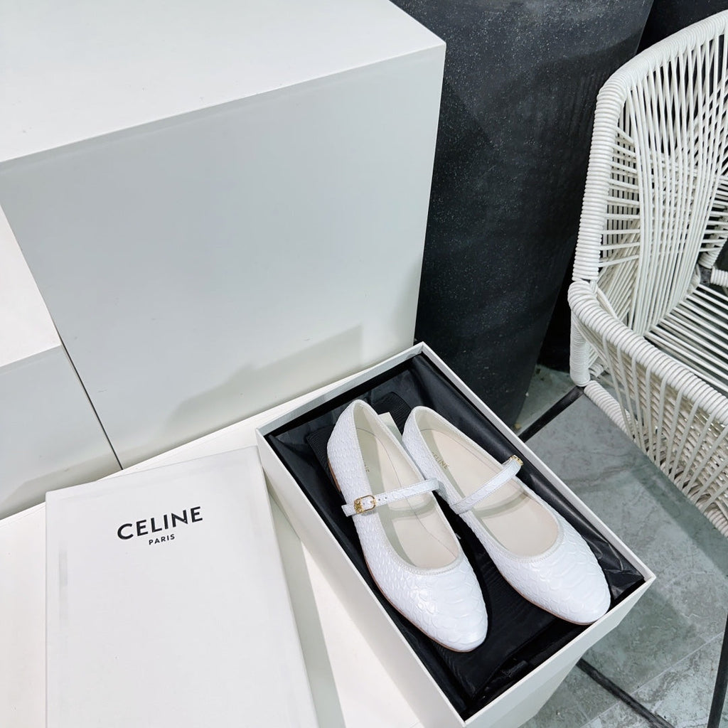 BALLET FLAT IN WHITE EMBOSSED CALFSKIN