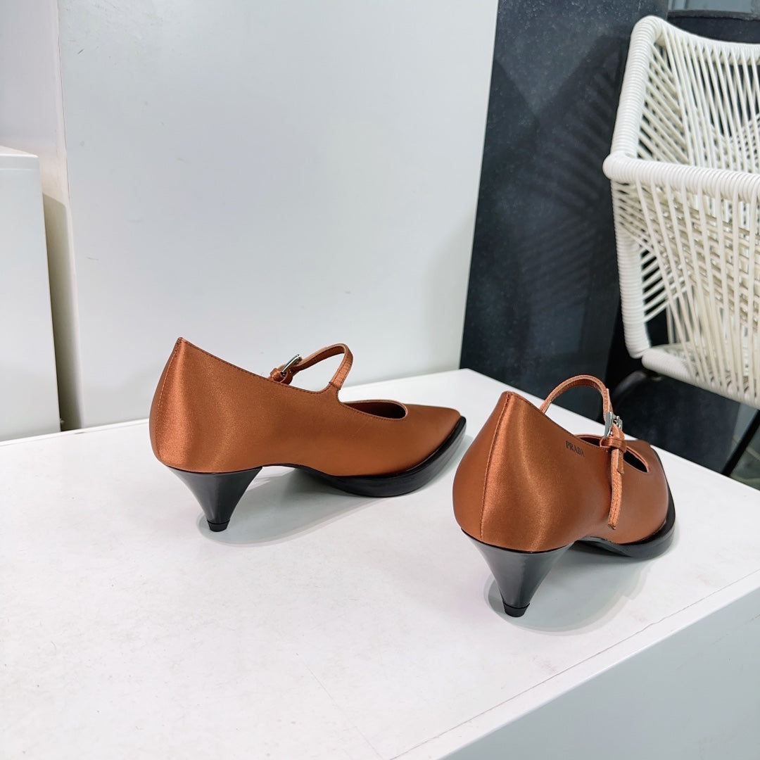 POINTED TOE MEDIUM HEEL PUMPS IN BURNT ORANGE SILK