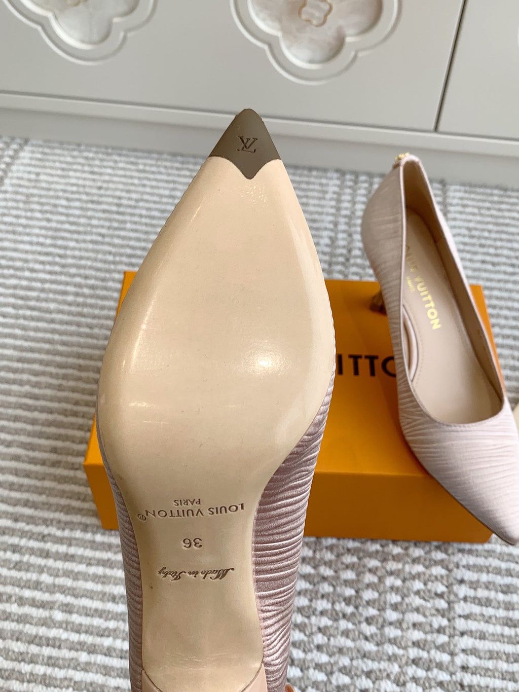 BLOSSOM PUMP 75 MM IN LIGHT PINK IMPORTED STRIPED SILK SATIN