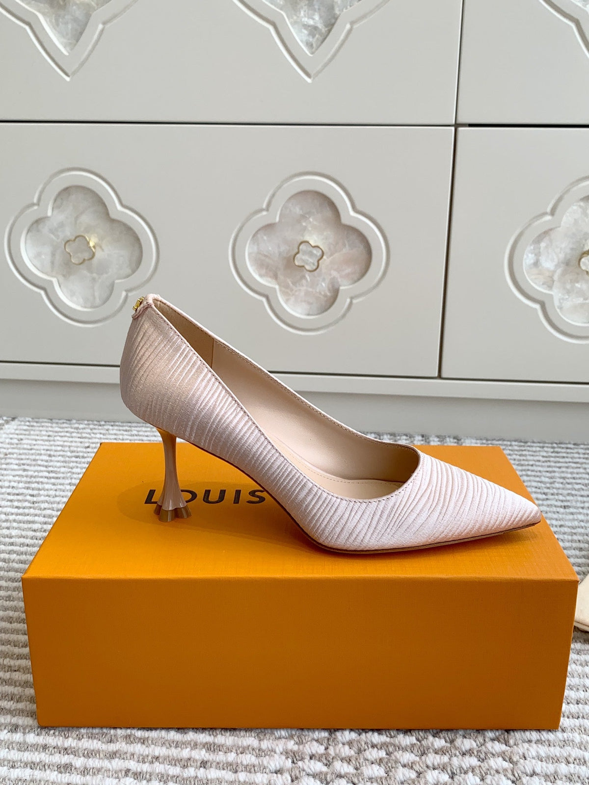 BLOSSOM PUMP 75 MM IN LIGHT PINK IMPORTED STRIPED SILK SATIN
