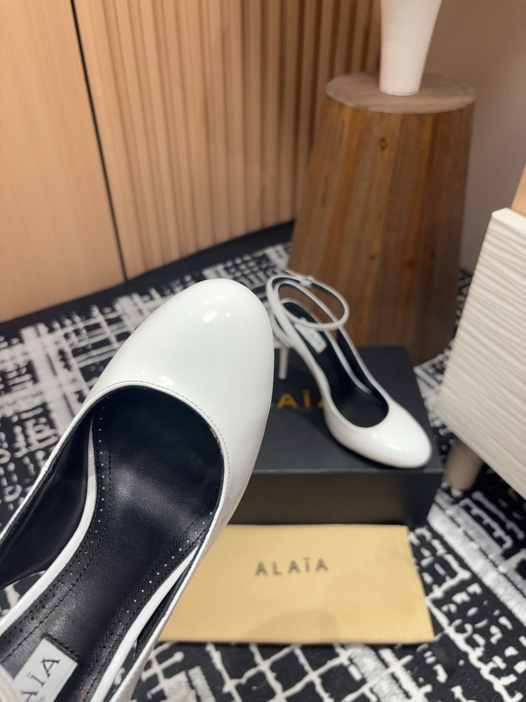 SLINGBACK HEEL 10 CM IN WHITE PATENT CALFSKIN