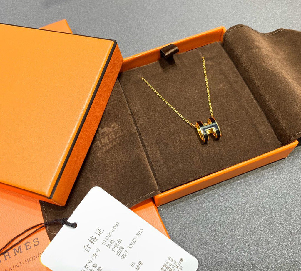 POP H NECKLACE BLACK PENDANT GOLD HARDWARE