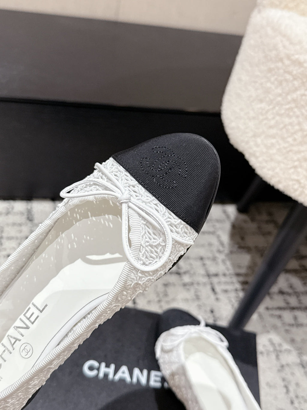 BALLET FLAT 25S IN WHITE MIX BLACK TWEED