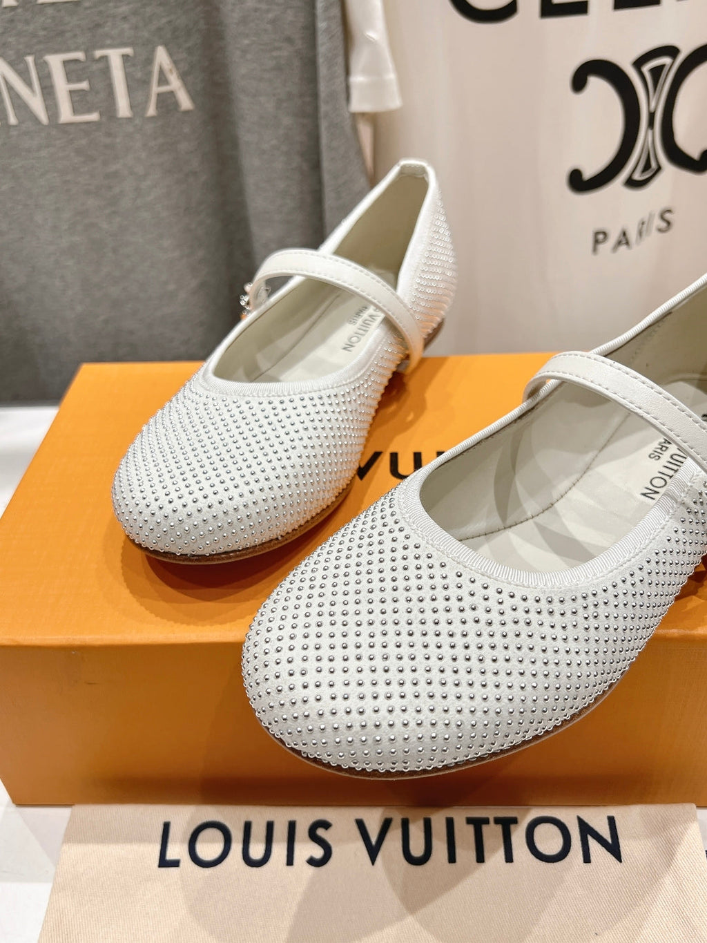 ROMY FLAT BALLERINA IN WHITE LAMBSKIN EMBELLISHED SILVER-TONED STUDS