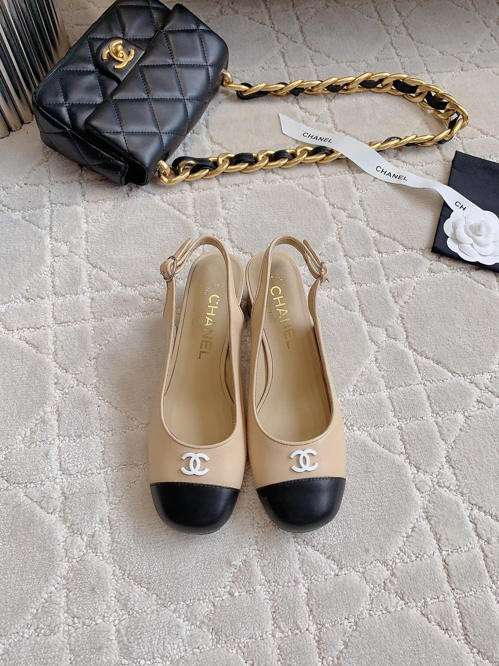 SLINGBACKS IN BEIGE CREAM MIX BLACK SHEEPSKIN