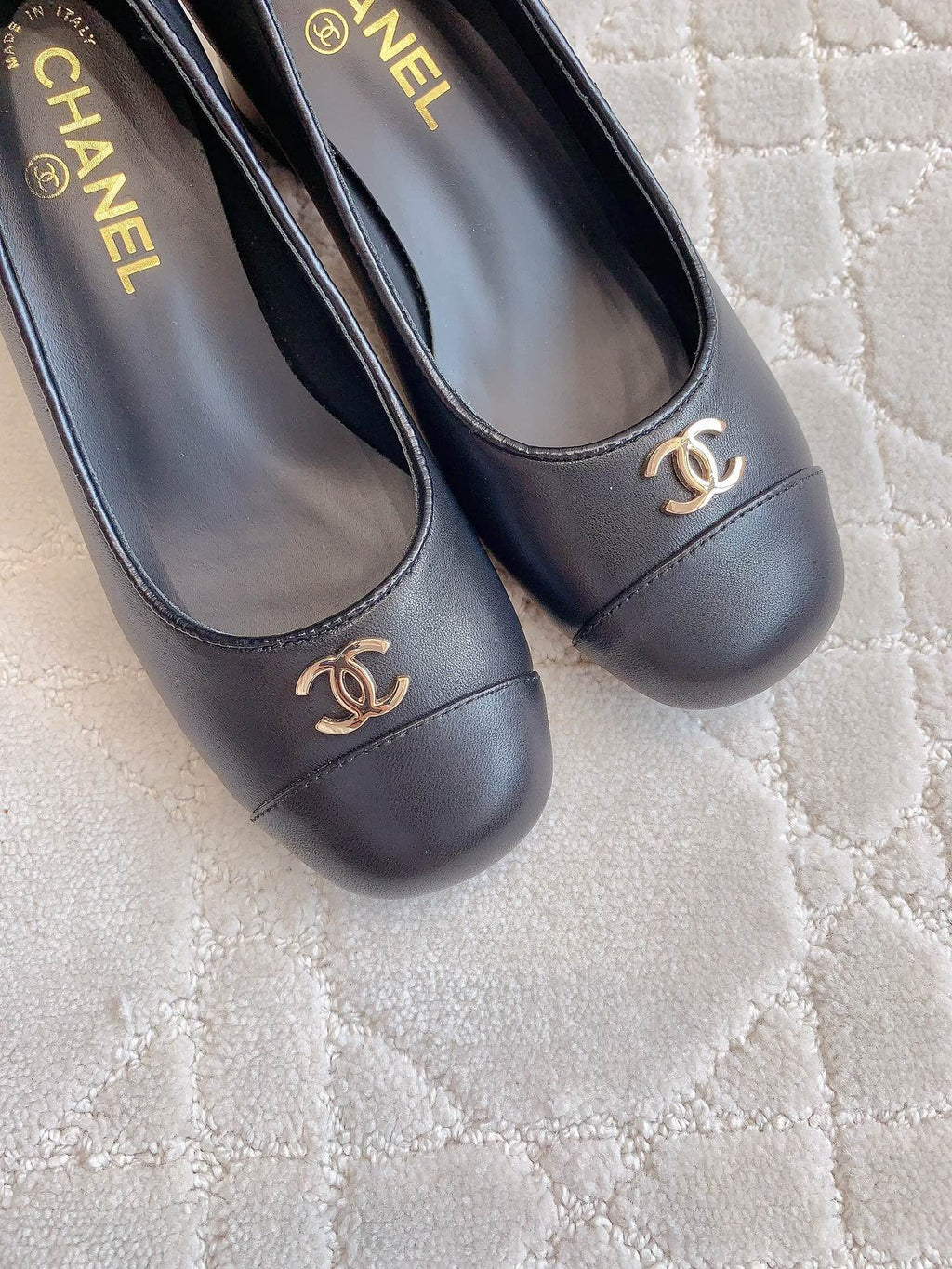 PUMP ROUNG TOE IN BLACK SHEEPSKIN