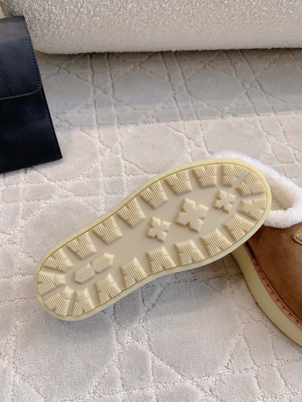 PRA MULES SHEARLING LINING IN TAN SUEDE
