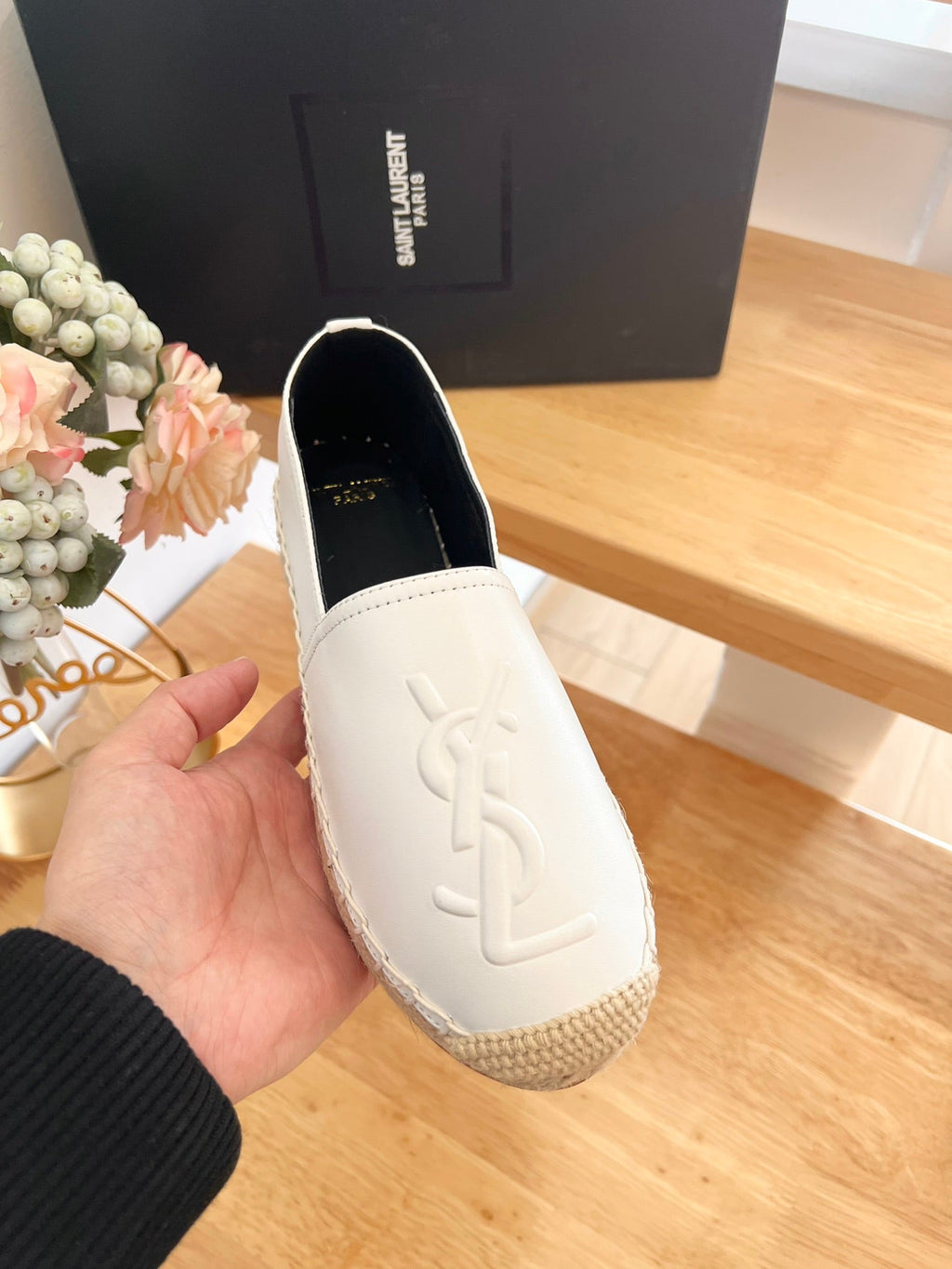 SL YVES EMBOSSED LOGO SLIP ON WHITE AND BLACK CALFSKIN
