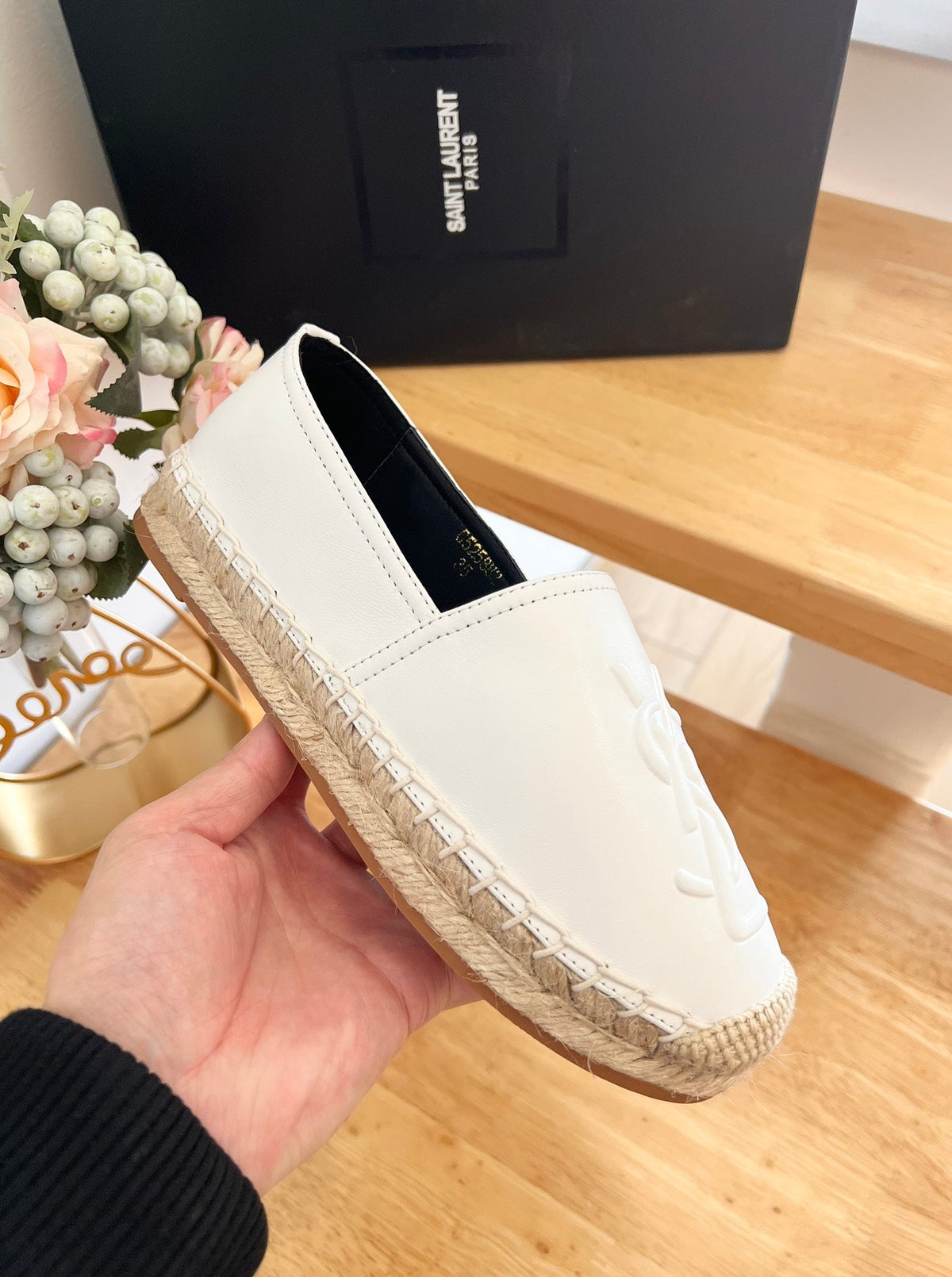 SL YVES EMBOSSED LOGO SLIP ON WHITE AND BLACK CALFSKIN