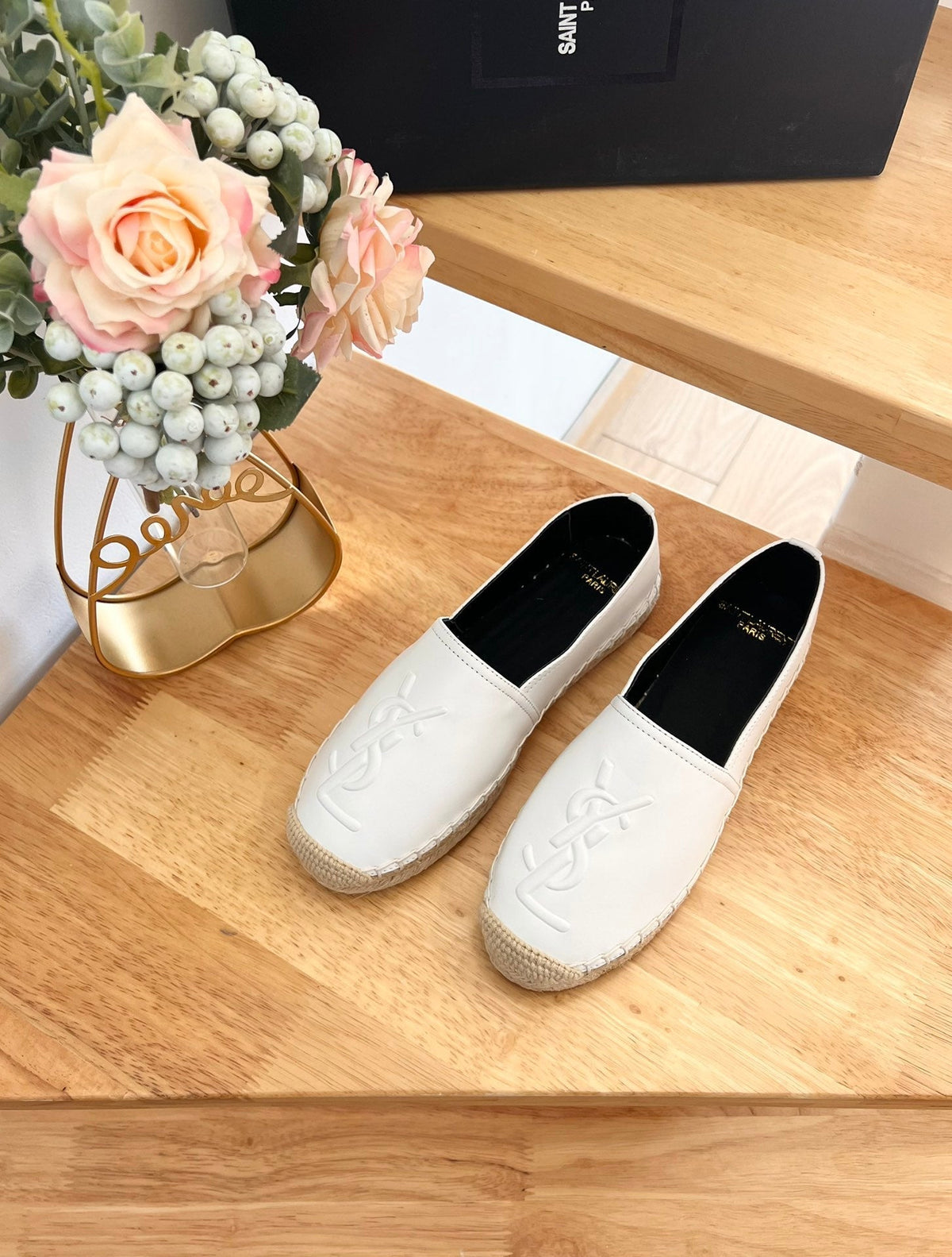 SL YVES EMBOSSED LOGO SLIP ON WHITE AND BLACK CALFSKIN