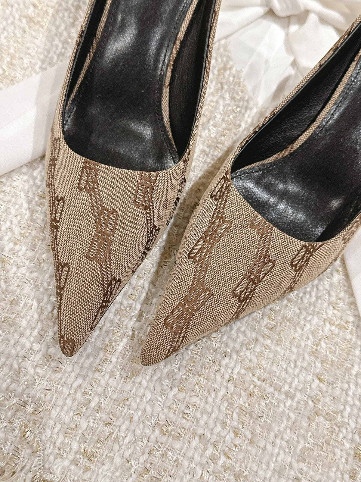 POINTED HIGH MULES IN BEIGE MONOGRAM JACQUARD FABRIC