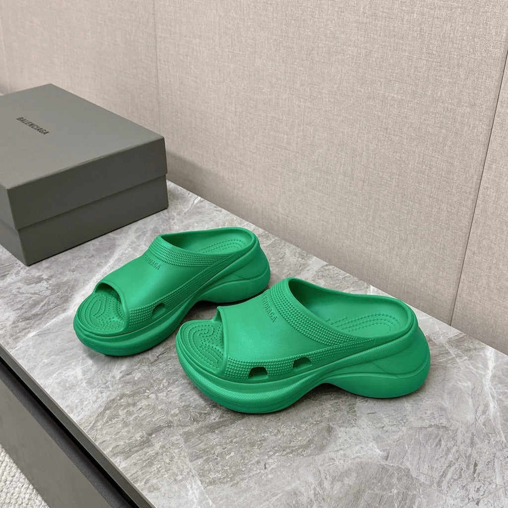 POOL CROCS SLIDE SANDAL IN GREEN RUBBER