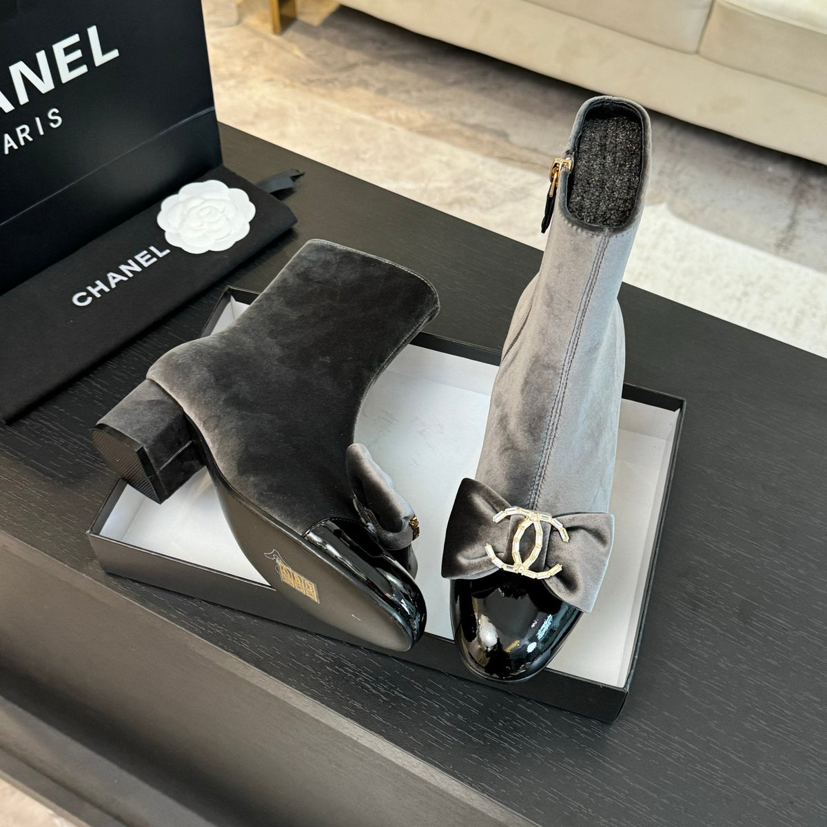 SHORT BOOTS IN DOLPHIN GRAY VELVET AND BLACK LAMBSKIN