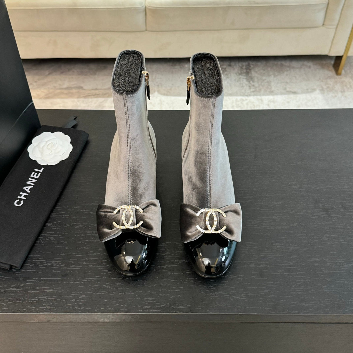 SHORT BOOTS IN DOLPHIN GRAY VELVET AND BLACK LAMBSKIN