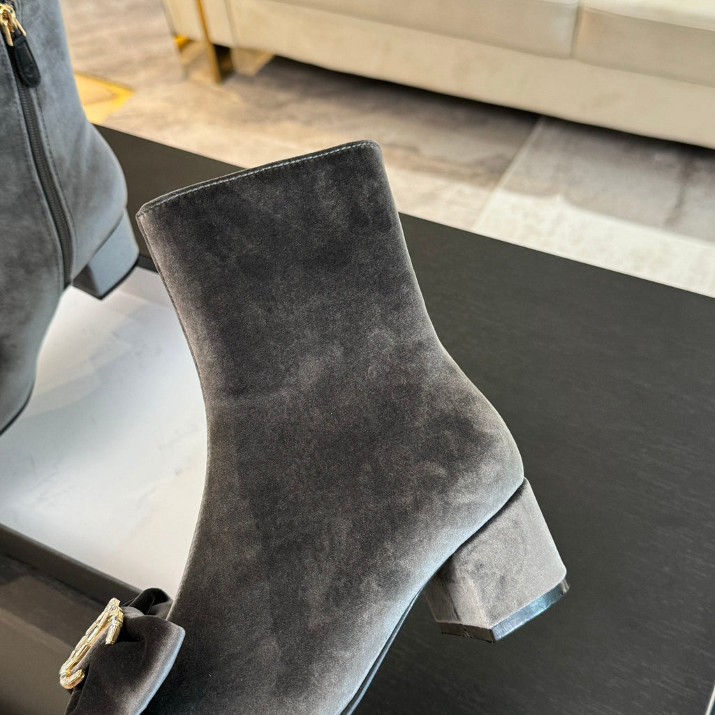 SHORT BOOTS IN DOLPHIN GRAY VELVET AND BLACK LAMBSKIN