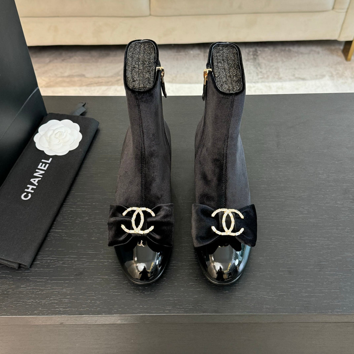 SHORT BOOTS IN BLACK VELVET AND LAMBSKIN