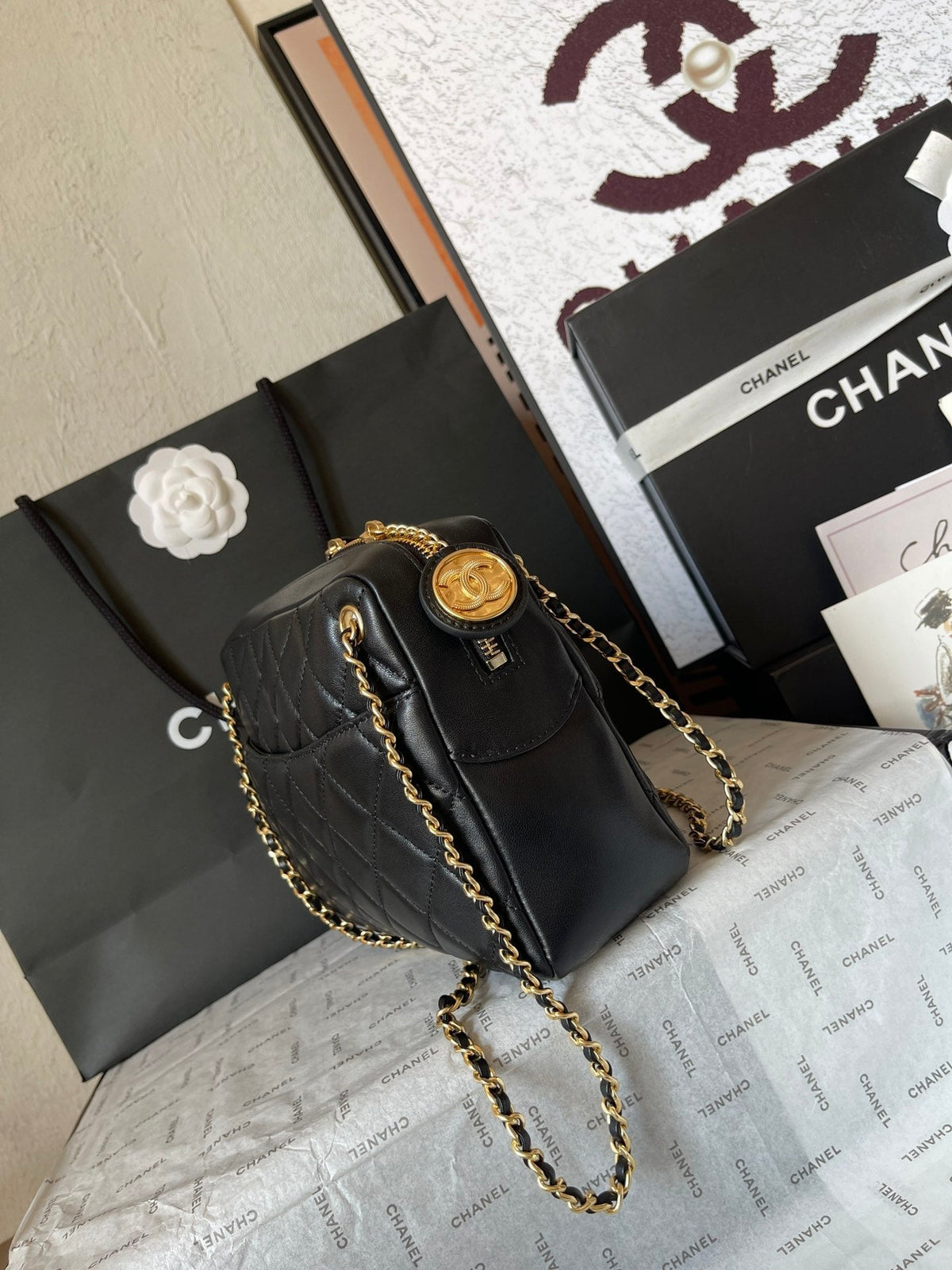 CAMERA BAG 24 IN BLACK QUILTED LAMBSKIN DOUBLE C GOLD COIN