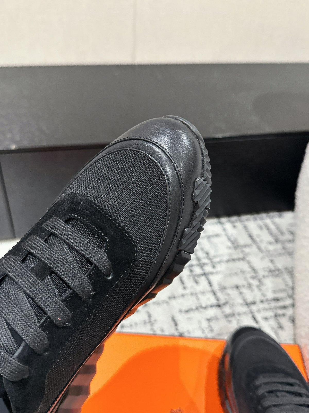 BOUNCING SNEAKER IN BLACK CALFSKIN AND FABRIC