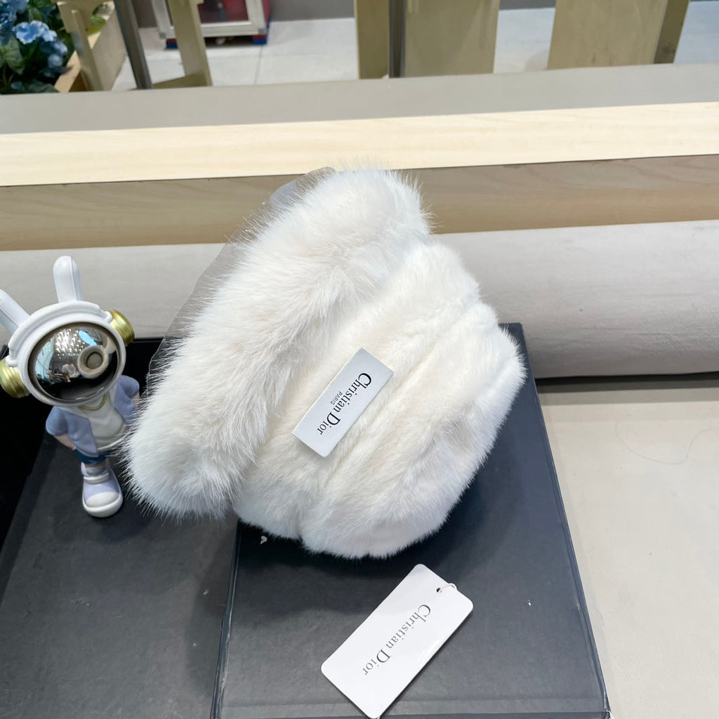 BUCKET HAT IN WHITE MINK FUR 433471