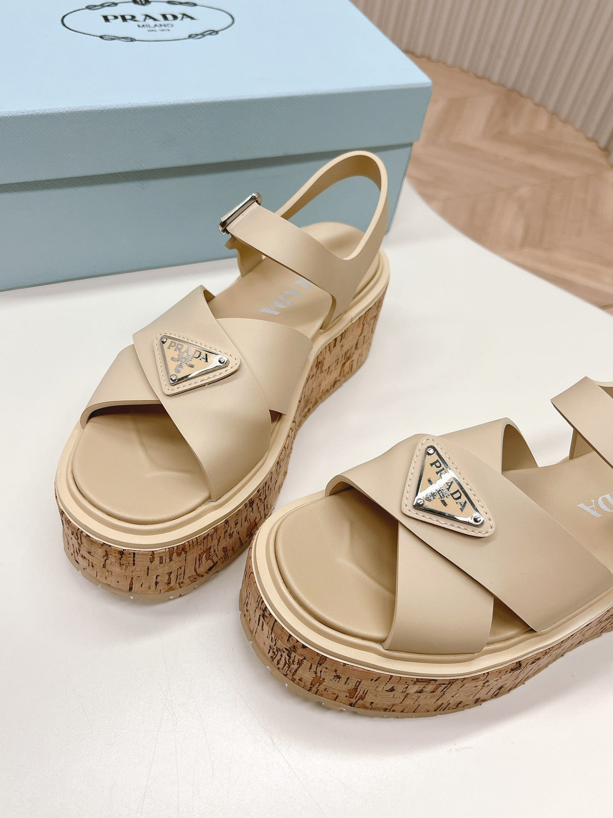 PRA WEDGE PLATFORM SANDALS BEIGE CALFSKIN