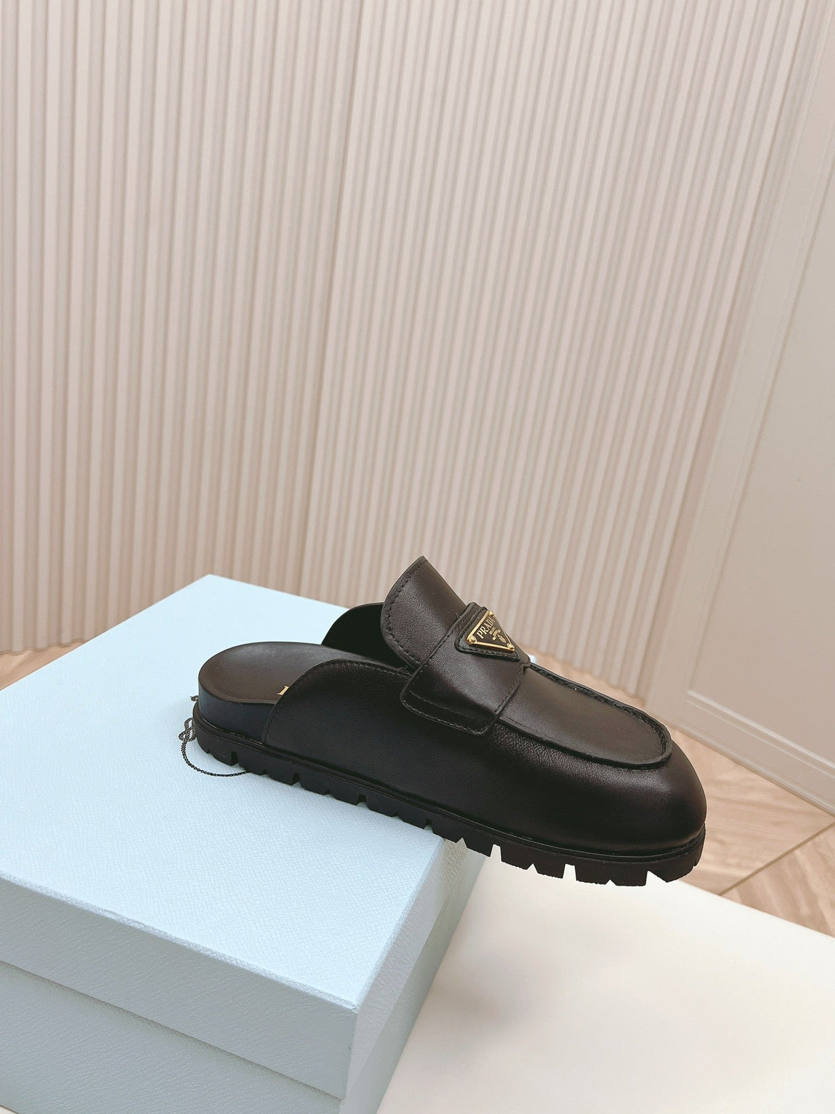 PRA SABOTS MULES BLACK CALFSKIN