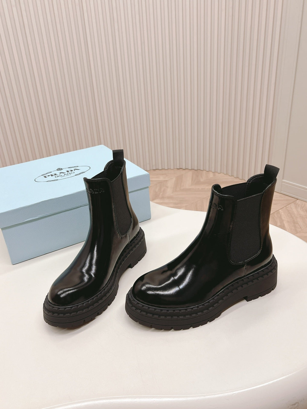 PRA BRUSHED BOOTIES GLOSSY BLACK CALFSKIN